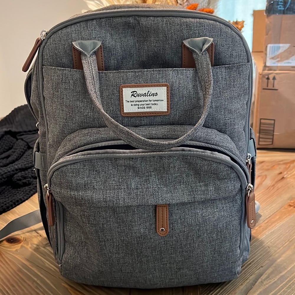 Rivalino diaper bag in gray